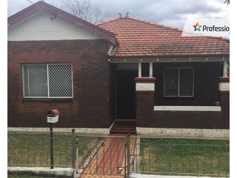 33 Yangoora Road, Belmore NSW 2192