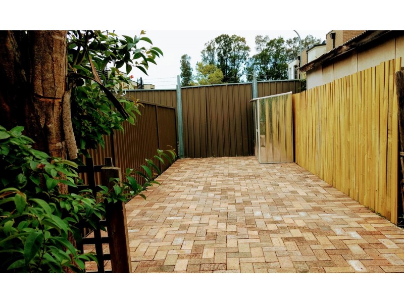 2/52 Legge Street, Roselands NSW 2196