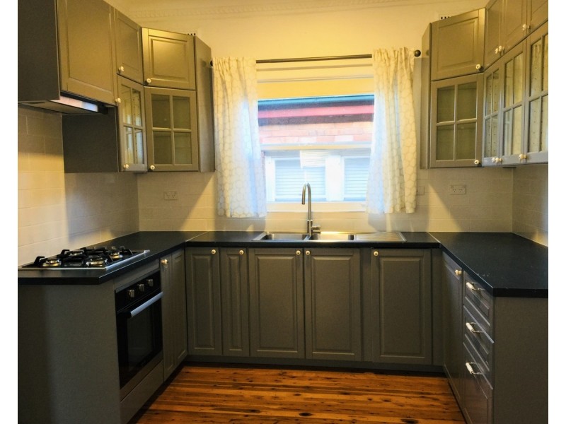 8 Pacific Road, Kingsgrove NSW 2208