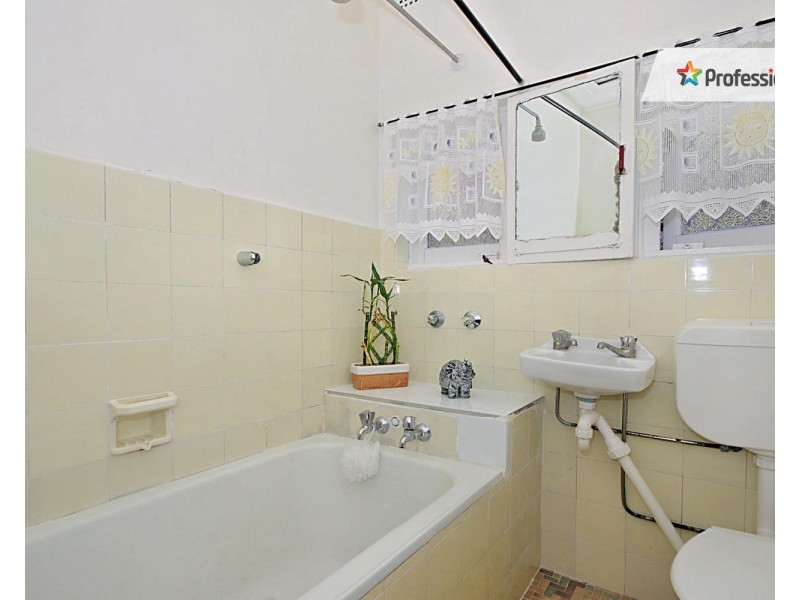 35 Paxton Avenue, Belmore NSW 2192