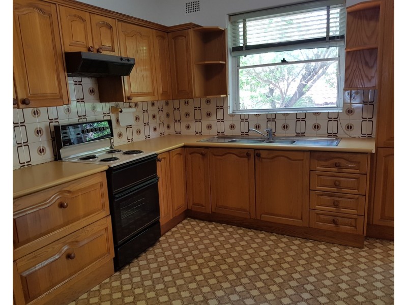 15 Robertson Crescent, Greenacre NSW 2190