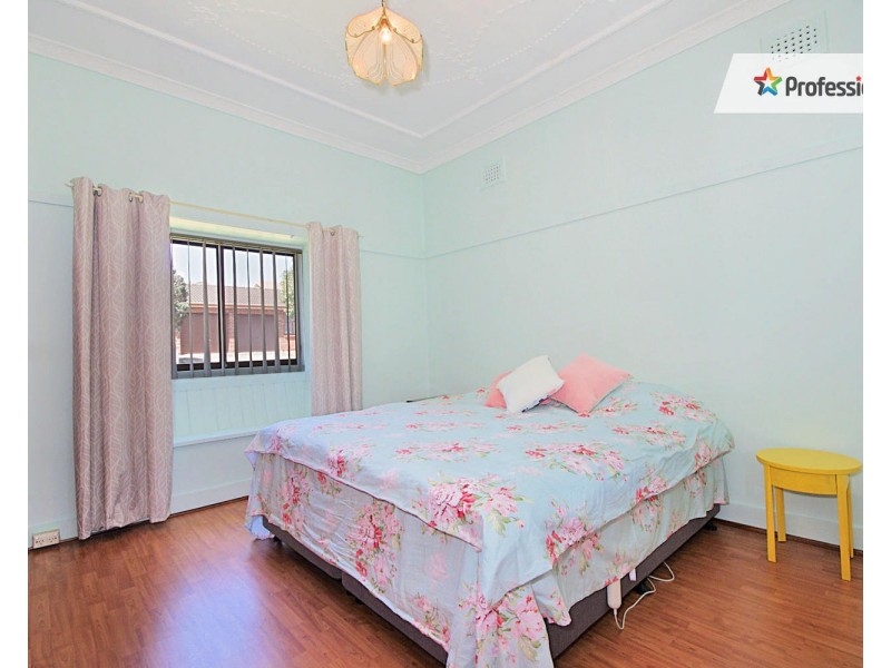 60 Benaroon Road, Lakemba NSW 2195