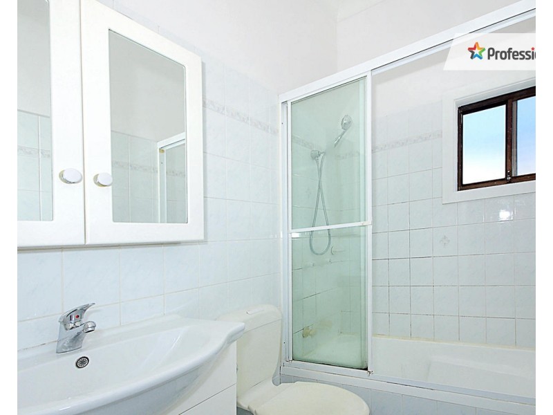 60 Benaroon Road, Lakemba NSW 2195