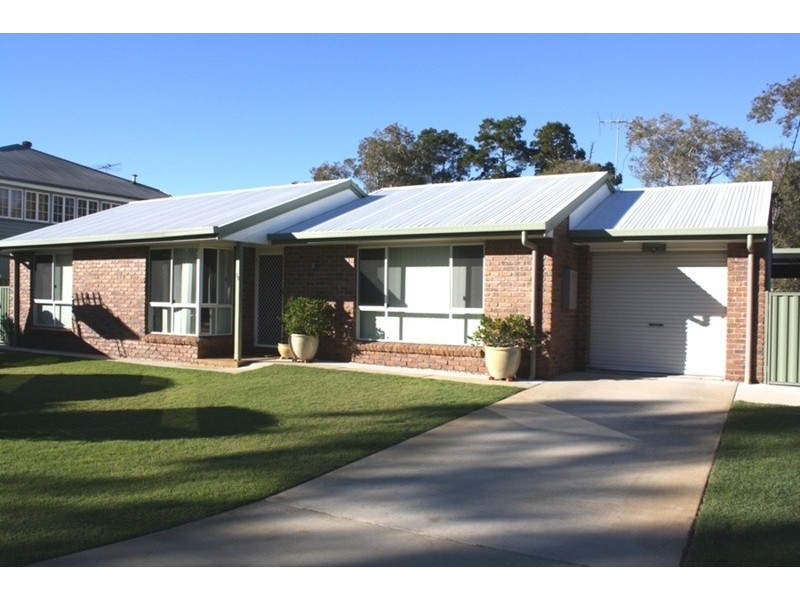 58 Kindara Street, Amity Point QLD 4183