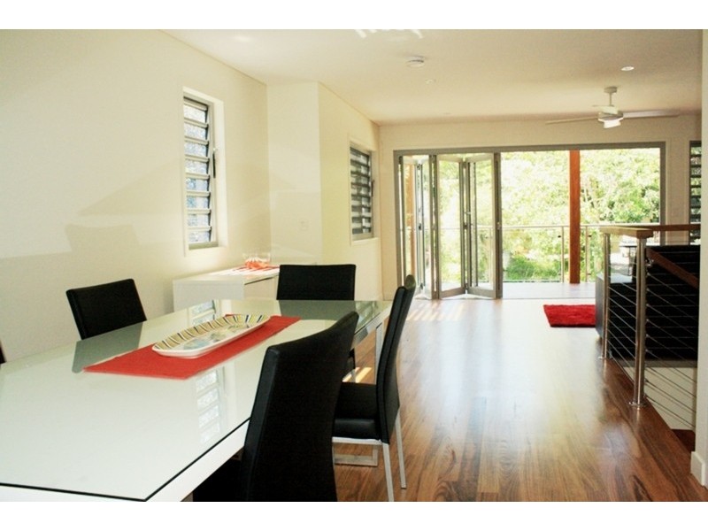2/16 Tramican Street, Point Lookout QLD 4183