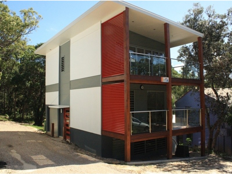 2/16 Tramican Street, Point Lookout QLD 4183
