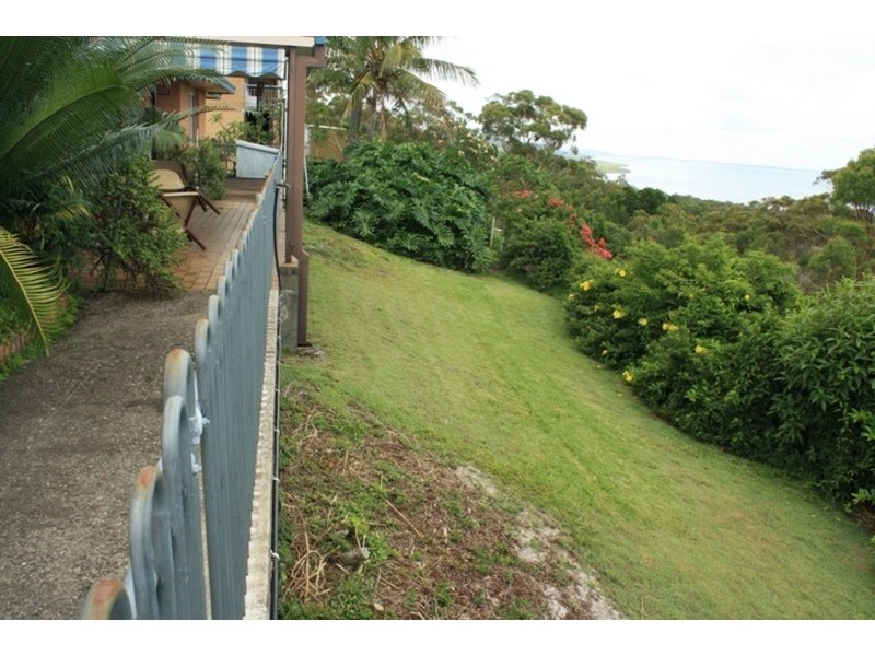 75 Rainbow Crescent, Dunwich QLD 4183