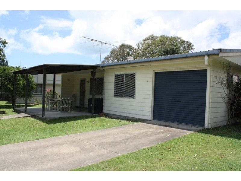 4 Ballow Street, Amity Point QLD 4183