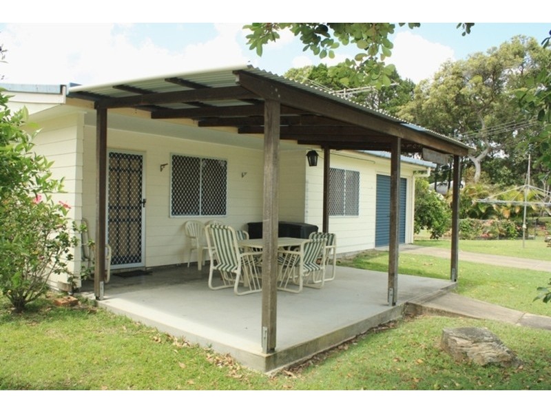 4 Ballow Street, Amity Point QLD 4183