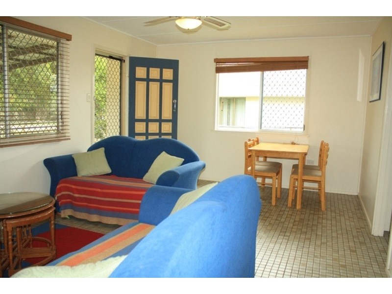 4 Ballow Street, Amity Point QLD 4183