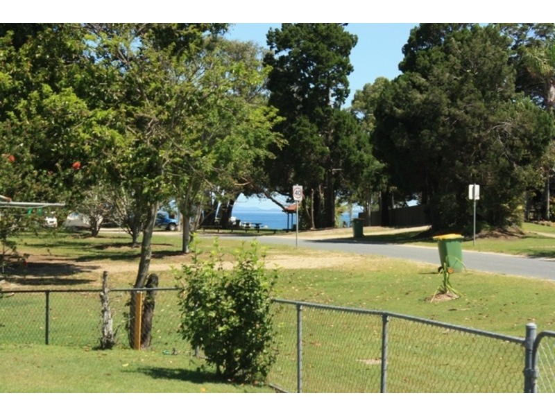4 Ballow Street, Amity Point QLD 4183