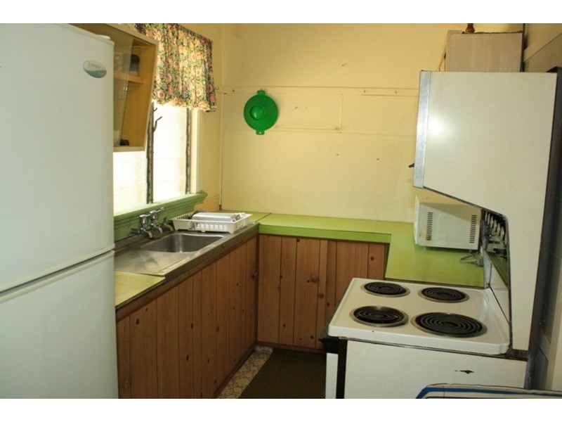 26 Llewellyn Street, Amity Point QLD 4183