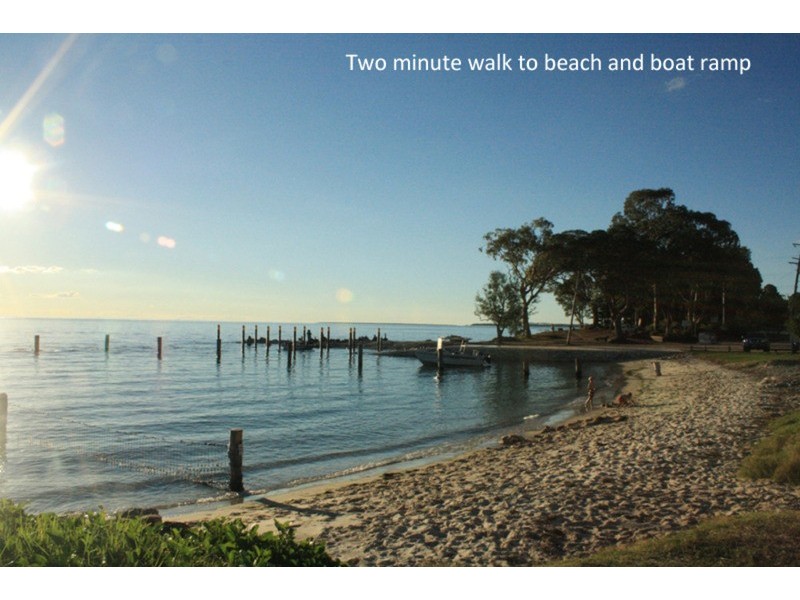 26 Llewellyn Street, Amity Point QLD 4183