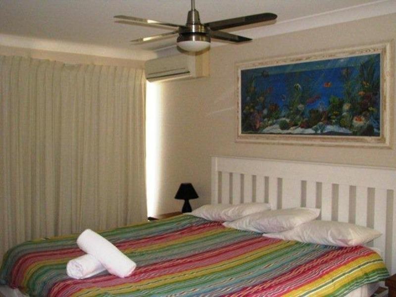 18/1-5 Samarinda Drive, Point Lookout QLD 4183