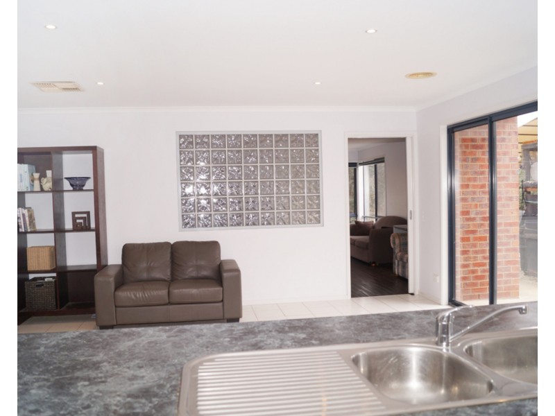 128 Parkside Drive, Shepparton VIC 3630