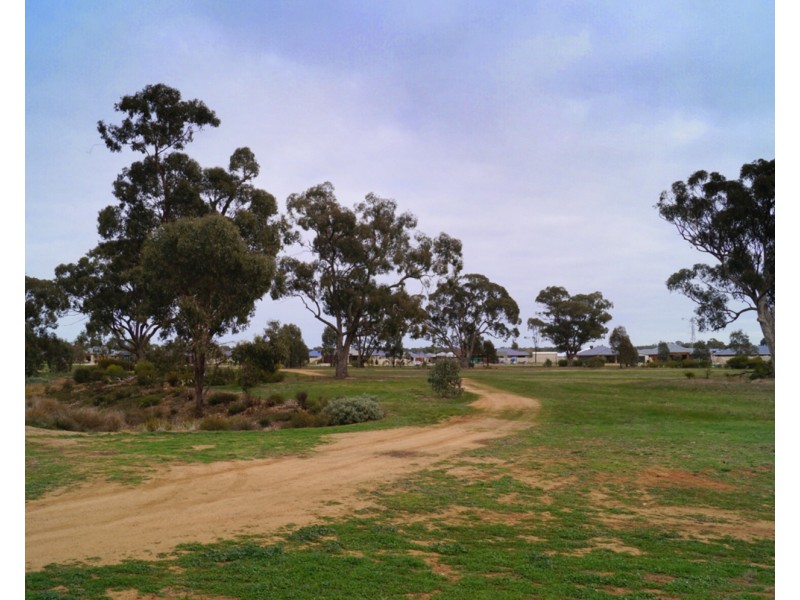 128 Parkside Drive, Shepparton VIC 3630