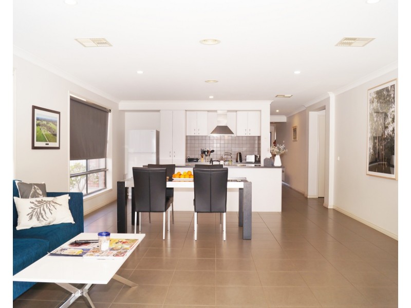 49 Taig Avenue, Kialla VIC 3631