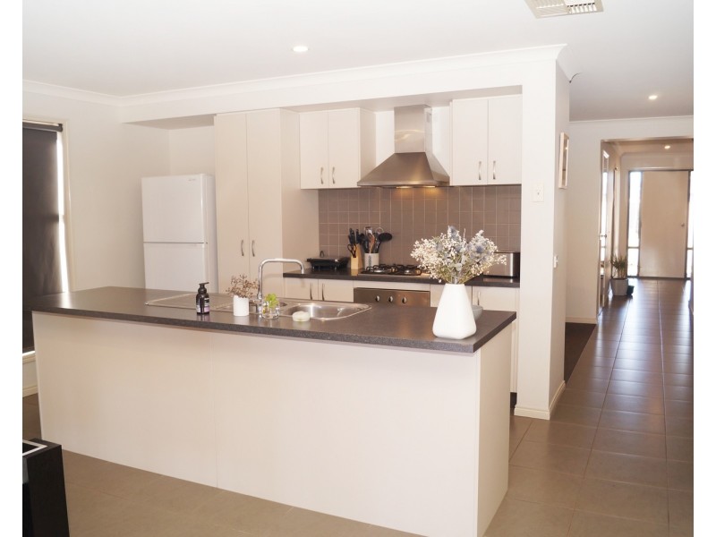 49 Taig Avenue, Kialla VIC 3631