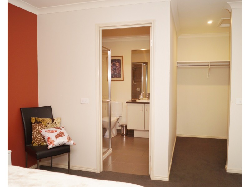 49 Taig Avenue, Kialla VIC 3631