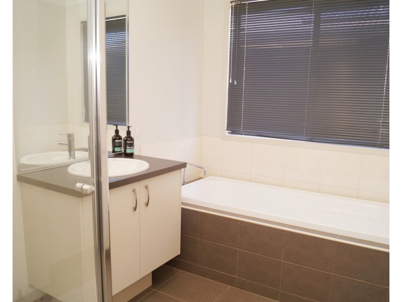 49 Taig Avenue, Kialla VIC 3631