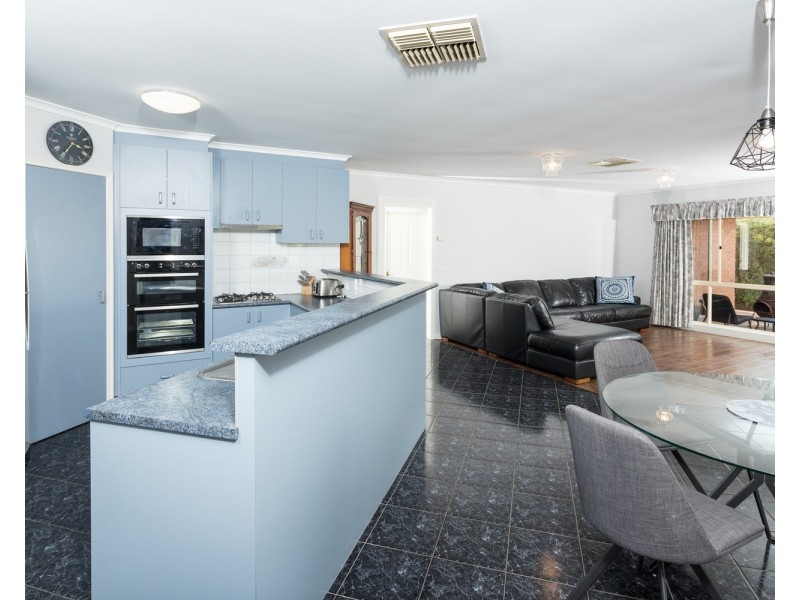 8 Pedder Court, Kialla VIC 3631