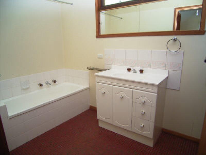 73 Clive Street, Shepparton VIC 3630