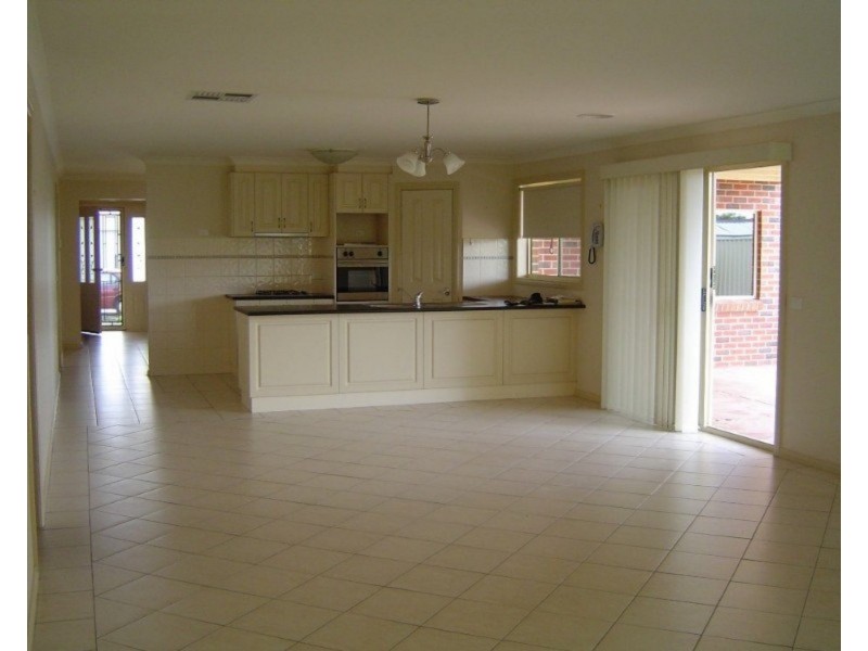 3 Rocklands Crescent, Kialla VIC 3631