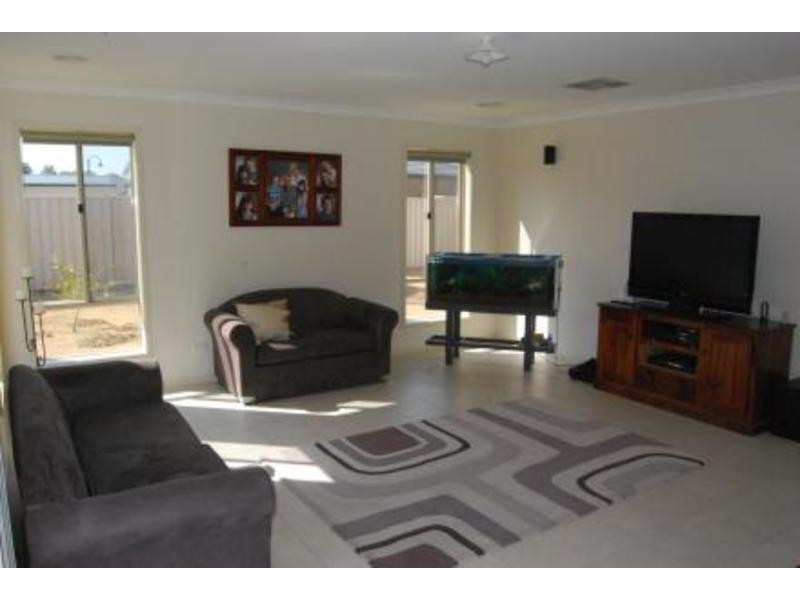 3 Yellowgum Drive, Kialla VIC 3631