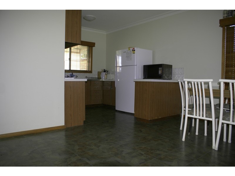 16 Palmer Road, Shepparton VIC 3630