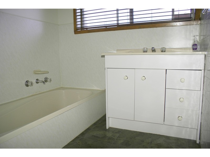 16 Palmer Road, Shepparton VIC 3630