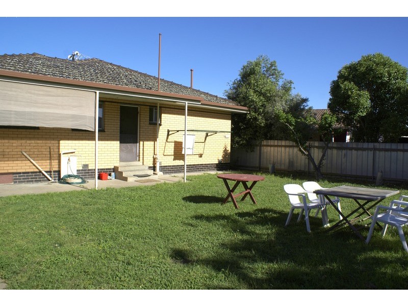 16 Palmer Road, Shepparton VIC 3630