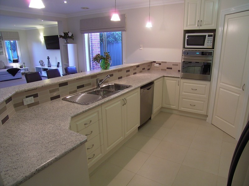 25 Guseli Court, Kialla VIC 3631