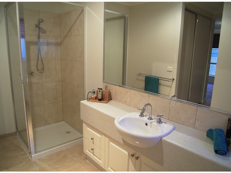 25 Guseli Court, Kialla VIC 3631