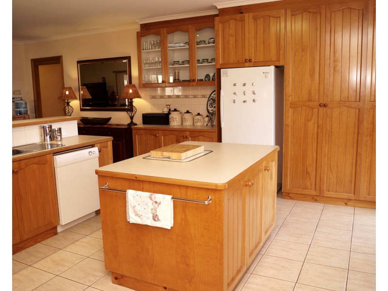 81 Orchard Circuit, Shepparton VIC 3630