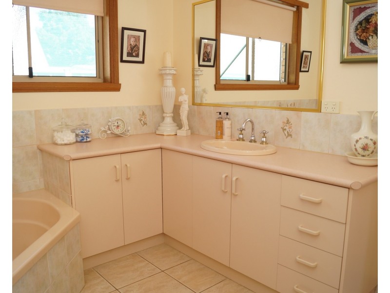 81 Orchard Circuit, Shepparton VIC 3630