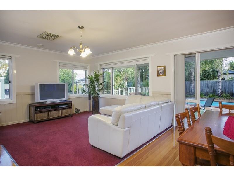 6 Rosella Court, Kialla VIC 3631