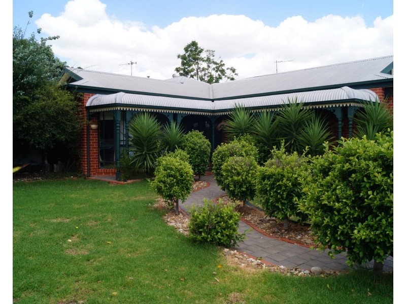 13 Gordon Drive, Kialla VIC 3631