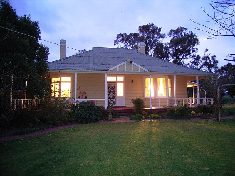 2195 Midland Highway, Cosgrove VIC 3631