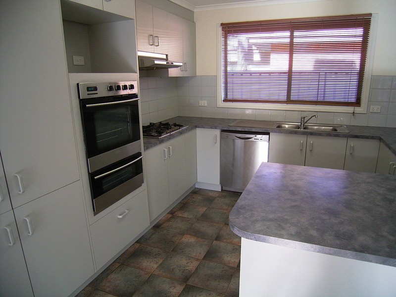 82 Kialla Lakes Drive, Kialla VIC 3631