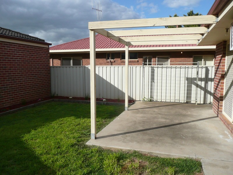 4/10 Homewood  Drive, Mooroopna VIC 3629