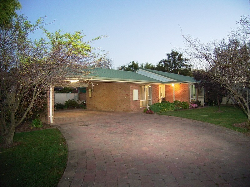 15 Pedder Court, Kialla VIC 3631