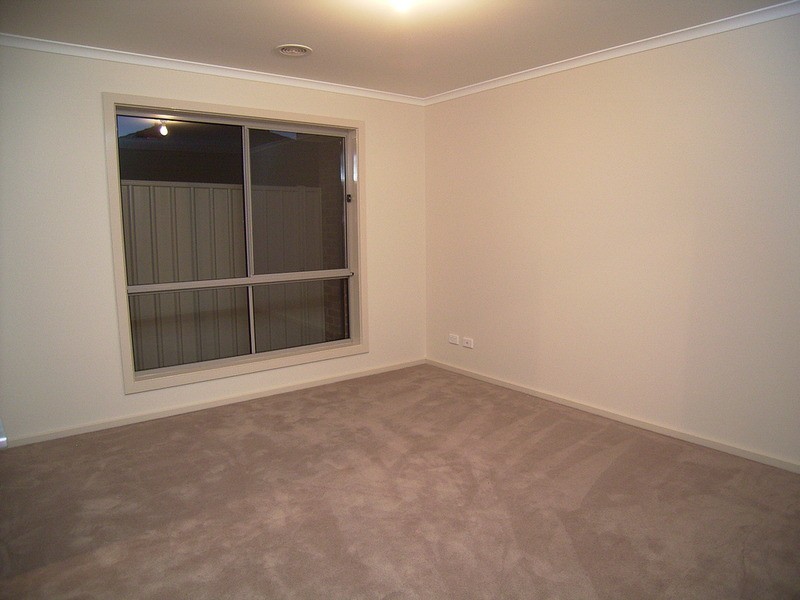 4 Pyrus  Court, Kialla VIC 3631