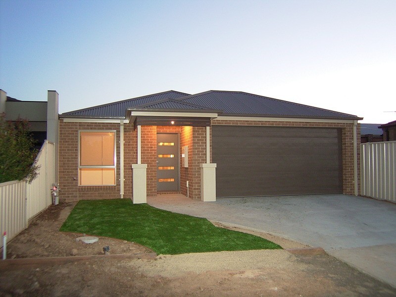 4 Pyrus  Court, Kialla VIC 3631
