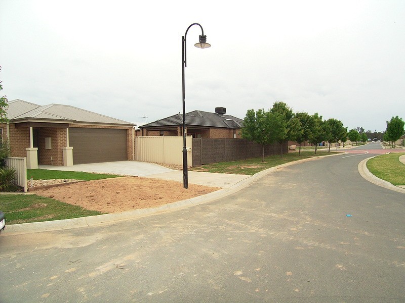 4 Pyrus  Court, Kialla VIC 3631