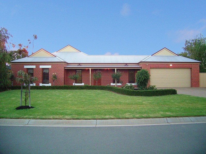 4 Guseli Court, Kialla VIC 3631