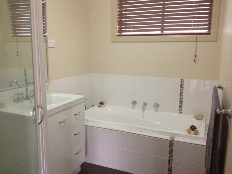 73 Hall Street, Mooroopna VIC 3629