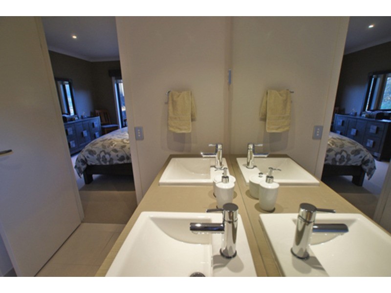 6 Kensington  Drive, Shepparton VIC 3630