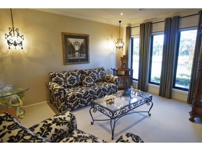 6 Kensington  Drive, Shepparton VIC 3630