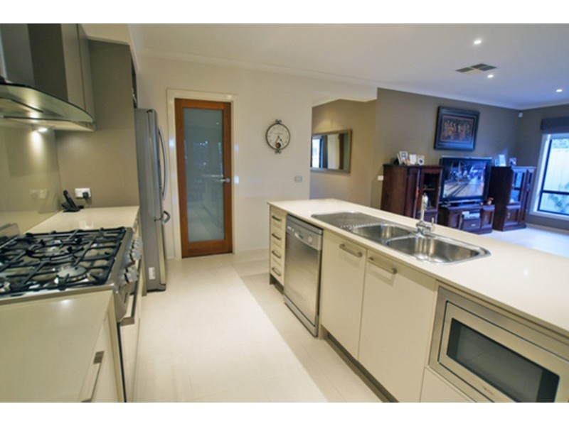 6 Kensington  Drive, Shepparton VIC 3630