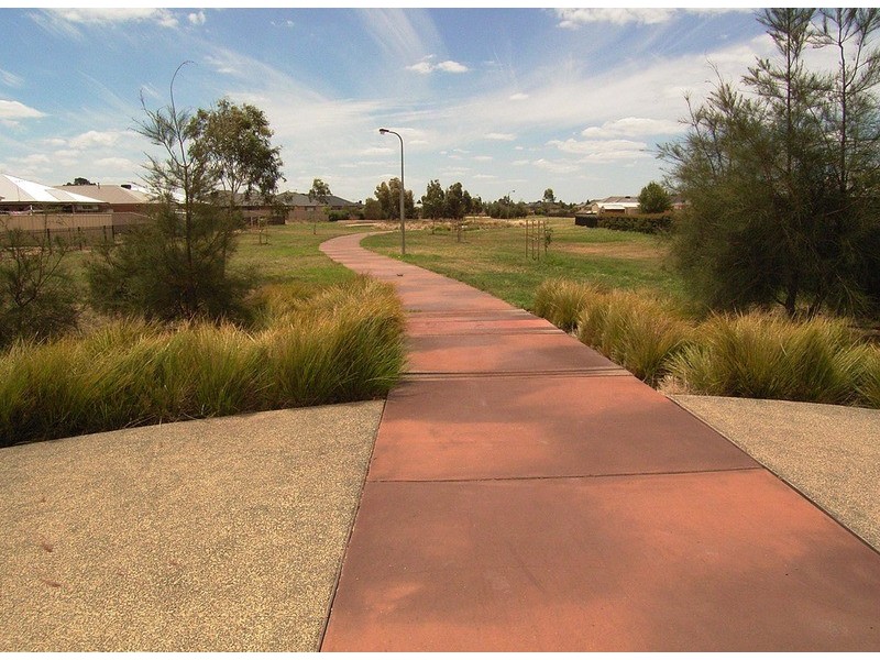 13 Prospect  Crescent, Kialla VIC 3631